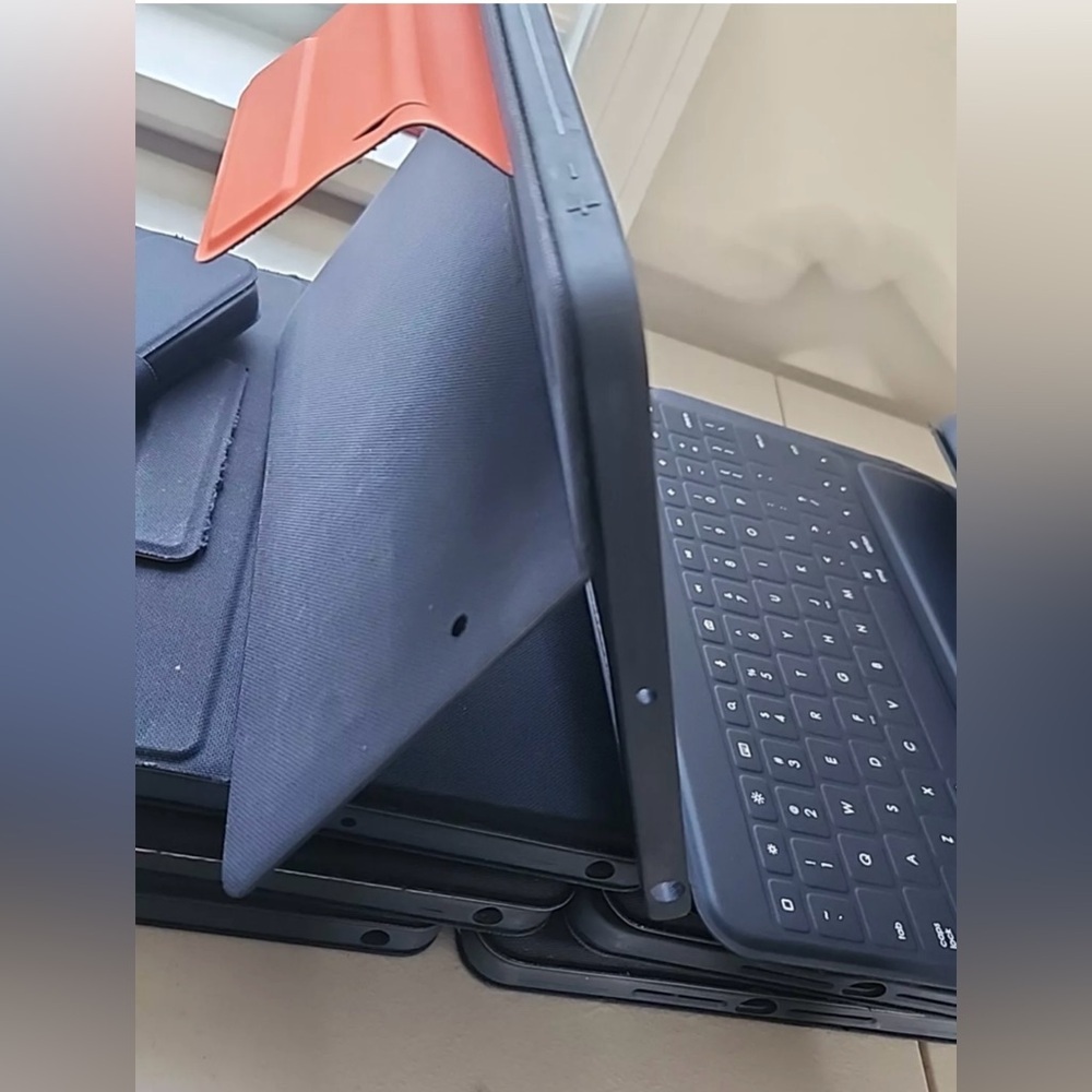 Logitech Rugged Combo 3 Touch Keyboard Case for 10.2" iPad 7th 8th 9th G… - Picture 7 of 8